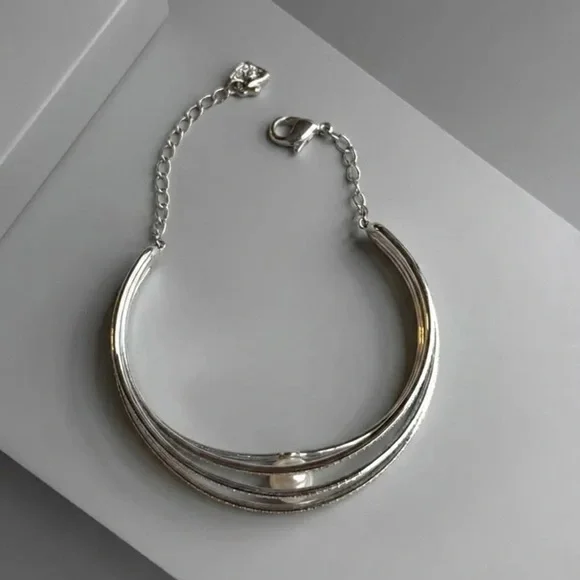 Swarovski Elegant Silver Pearl Bracelet - Picture 2 of 3